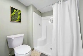 2125 Superior Living