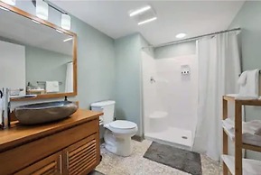 2125 Superior Living