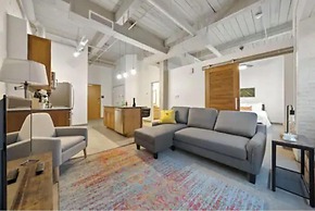 2125 Superior Living