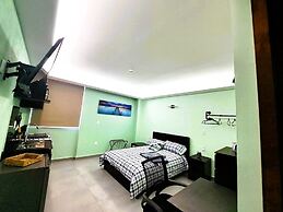 A13 SUPER CITY SUITE PLAZA ACEQUIA