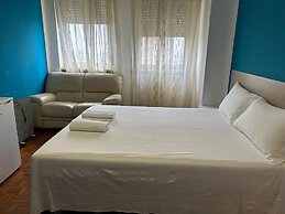 VENICE NIGHT TRIPLA ROOM SHARED TOILETD6