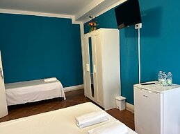 VENICE NIGHT TRIPLA ROOM SHARED TOILETD6