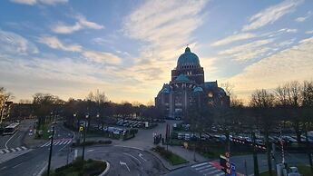 Room in Guest Room - Room In Brussels