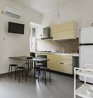 City Center Bright Flat by Wonderful Italy