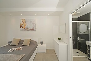 Sunshine Apartment by Wonderful Italy