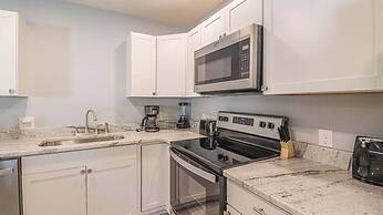 Cozy 2br/1ba Duplex Just Blocks From Downtown Biloxi, Beaches and Ente