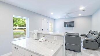 Cozy 2br/1ba Duplex Just Blocks From Downtown Biloxi, Beaches and Ente