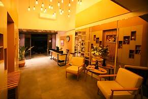 Krem Marin Suits Otel