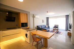 Krem Marin Suits Otel