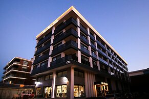 Krem Marin Suits Otel