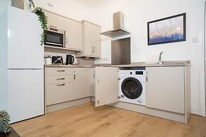 Spacious Margate Apartment