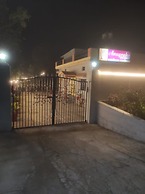 Goroomgo Anugraha Homestay Ramnagar