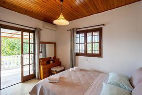 Seaside Retreat for Families and Pets