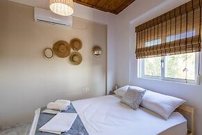 Maisonette With Palms