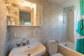 Maisonette With Palms