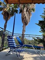 Maisonette With Palms