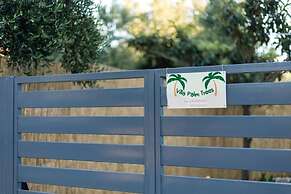 Maisonette With Palms