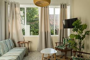 Maisonette With Palms