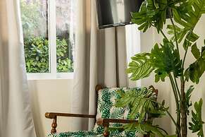 Maisonette With Palms