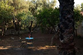 Maisonette With Palms