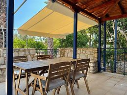 Maisonette With Palms