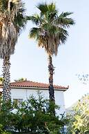 Maisonette With Palms