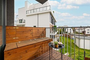 Stylish Apartment With Garage by Renters