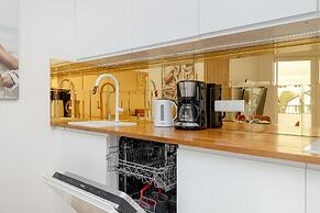 Stylish Apartment With Garage by Renters