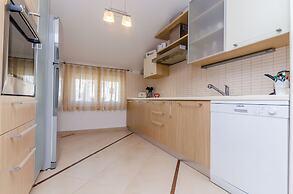 Apartment Dora