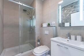 Apartments and Room Poesia