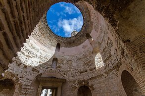 Apartments and Room Poesia