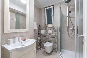 Apartments and Room Poesia