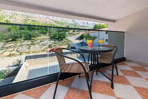 Apartments Villa Milas With Pool