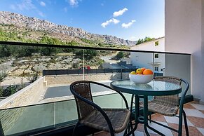 Apartments Villa Milas With Pool