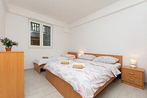 Apartments Villa Milas With Pool