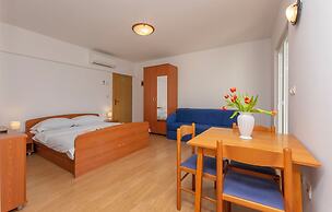 Apartments Villa Milas With Pool