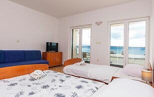 Apartments Villa Milas With Pool