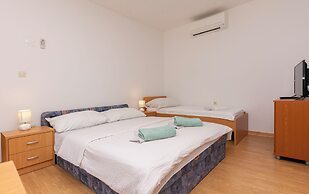 Apartments Villa Milas With Pool