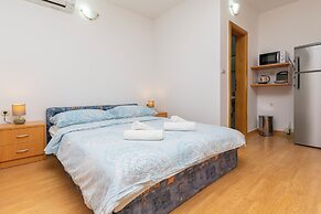 Apartments Villa Milas With Pool