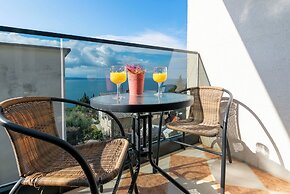 Apartments Villa Milas With Pool