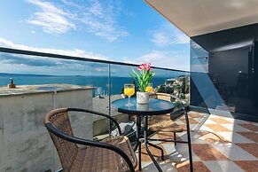 Apartments Villa Milas With Pool