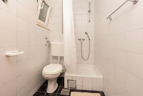 Apartments Villa Milas With Pool