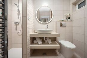 Apartments Studios 81