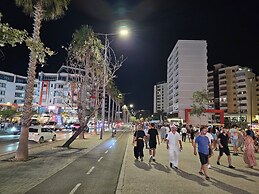 Holiday 2-bed Apartment Seaview