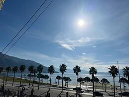 Holiday 2-bed Apartment Seaview