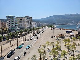 Holiday 2-bed Apartment Seaview