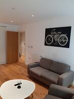 Newham - Apartment - Sleeps 2 - Great Location