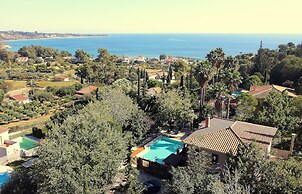 Okeanis Apartments & Suites Adults Only