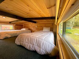 B2 NEW Awesome Tiny Home With A C Mountain Views Minutes to Skiing Hik