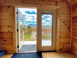 B2 NEW Awesome Tiny Home With A C Mountain Views Minutes to Skiing Hik
